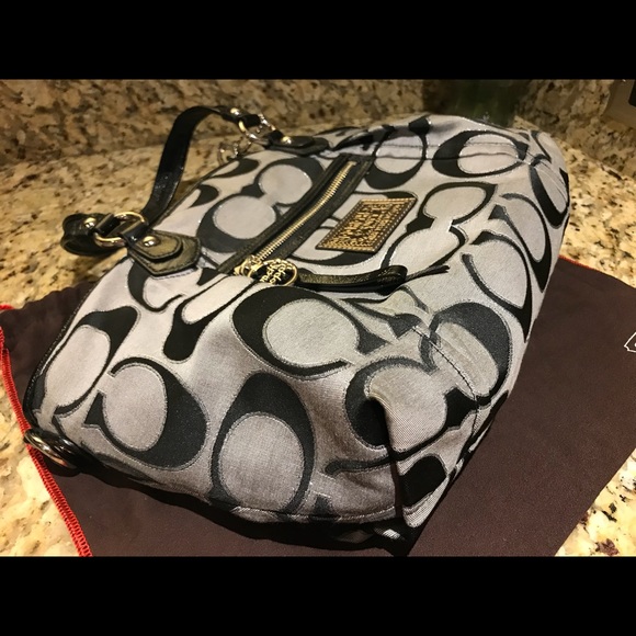 Coach - Picture 3 of 4